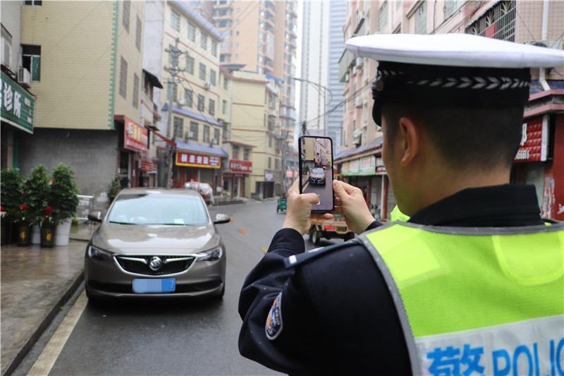 重庆_2025年澳门一码一肖一特一中,慎行背诵请全面释义、解释与落实